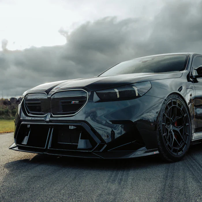 SooQoo BMW G90 & G99 M5 SQ-A Front Splitter In Gloss Carbon Fibre